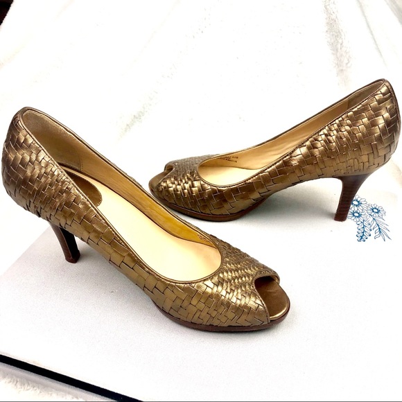 Cole Haan X Nike Air Bronze Basket Weave Metallic Pumps - Picture 2 of 12